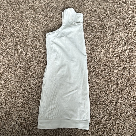 Athleta Girl Power Up Seamless Sport Length Tank - Picture 2 of 4